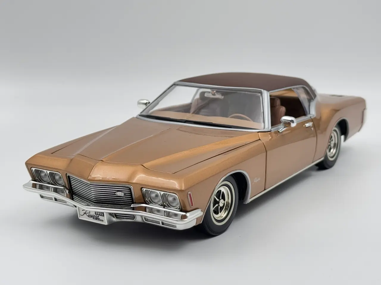 Billede 2 - 1971 Buick Riviera 1:18 Super flot!