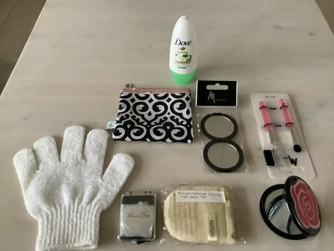 Billede 2 - Dove Deodorant og blandet kosmetik og plejetilbehø
