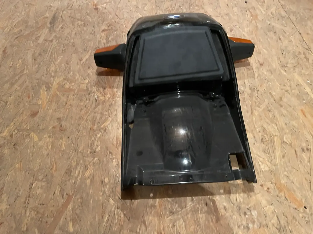 Billede 3 - Sæderamme med blinklys/baglygte BMW K modeller 
