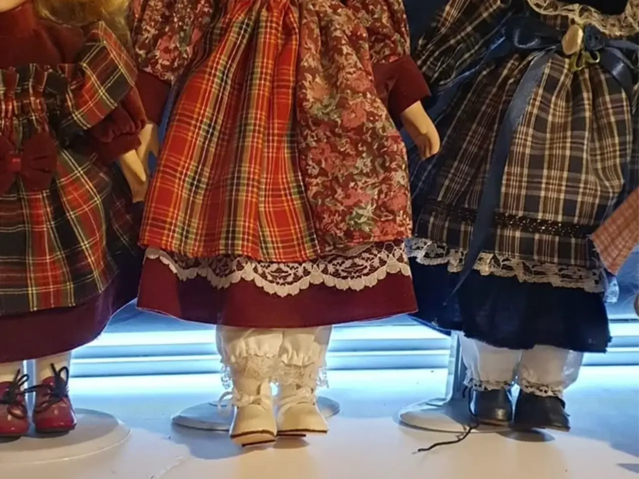 Billede 2 - Stor samling porcelæn dukker