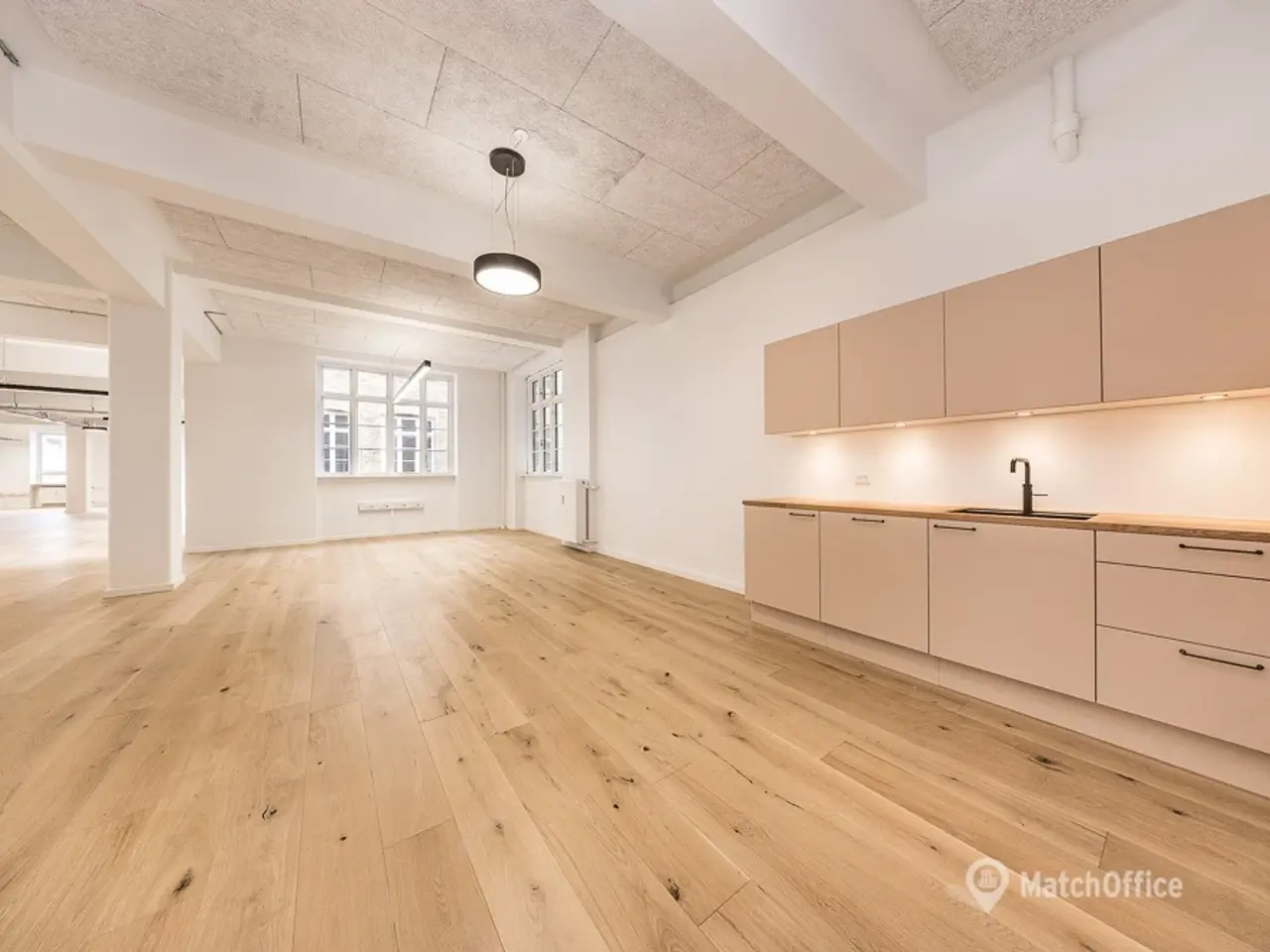 Billede 8 - 372 m² kontor med skønne  caféer foran ejendommen