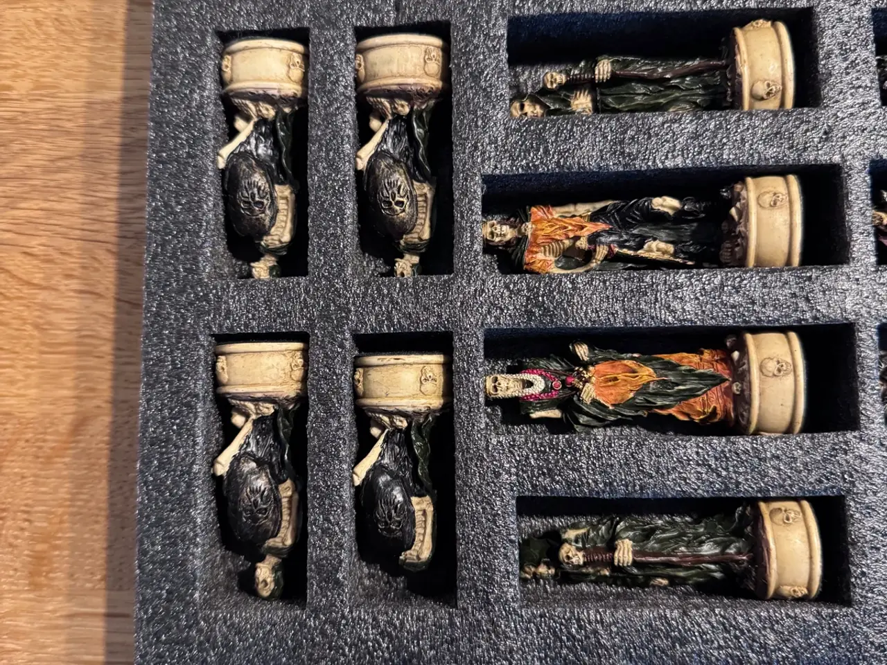 Billede 4 - Veronese “The Chessmen” skaksæt – håndmalet – 2003