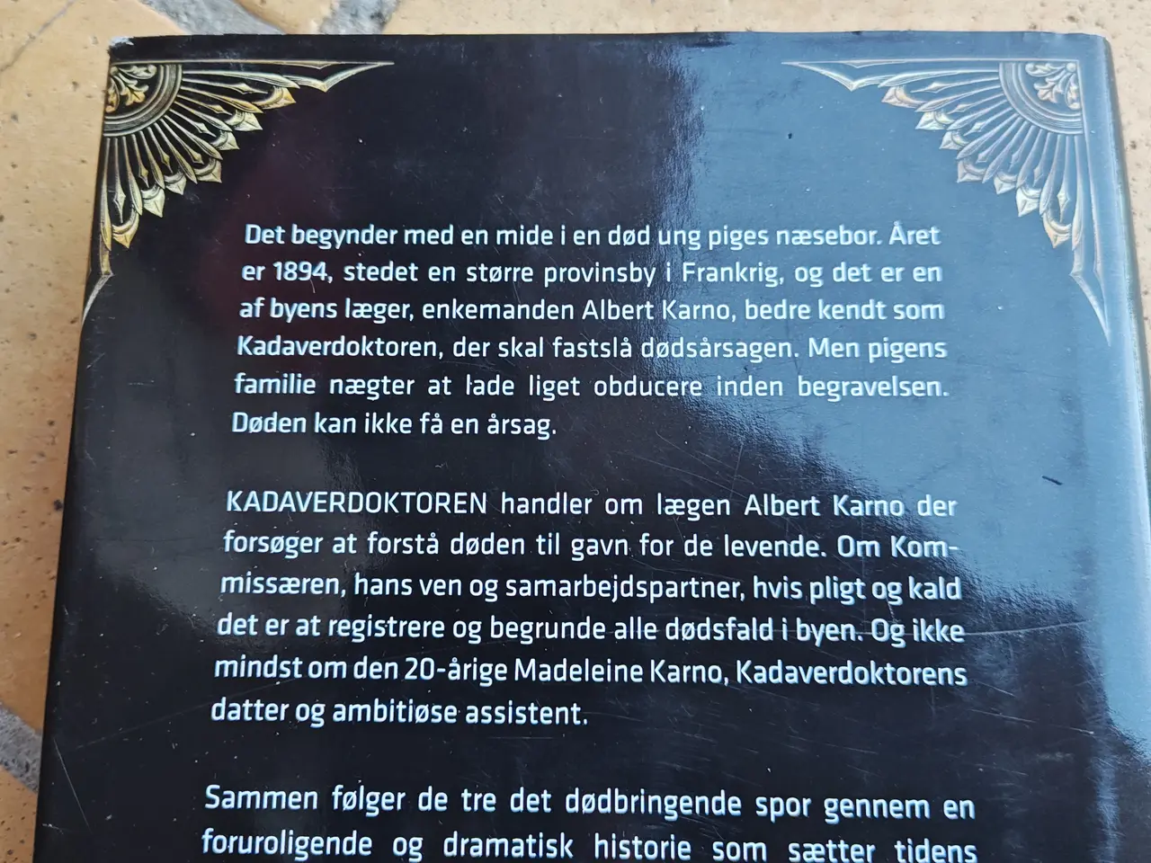Billede 2 - Kadaver Doktoren BOG af Lene Kaaberbøl