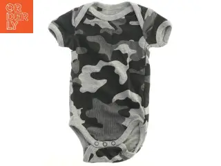 Baby bodystocking med camouflage mønster fra Mads & Mette (str. 68)