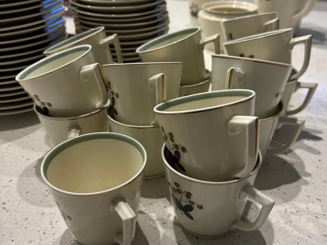 Billede 4 - Royal Copenhagen kaffestel nrk hjertegræs