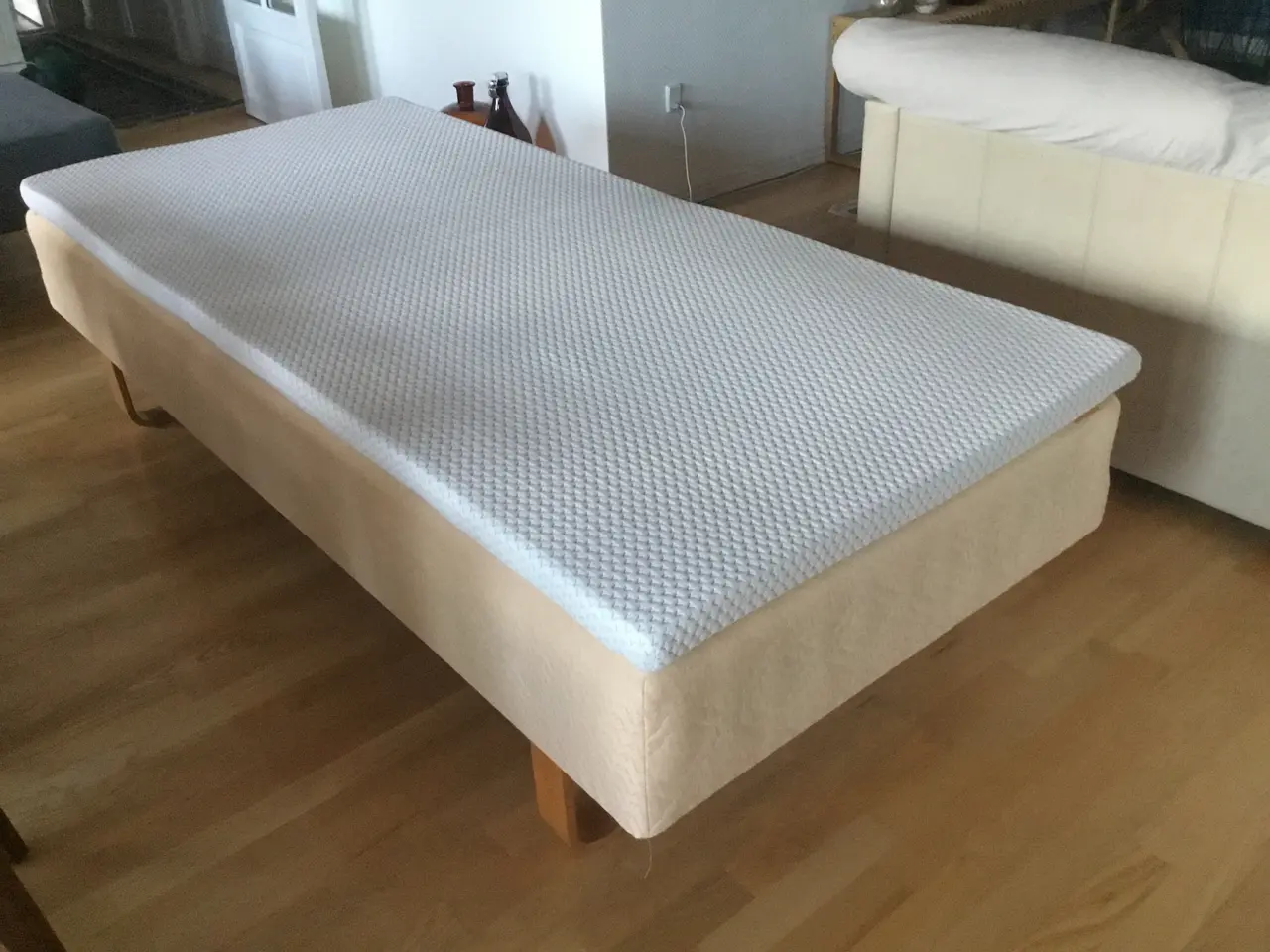 Billede 2 - Boxmadras på meder af bøgetræ