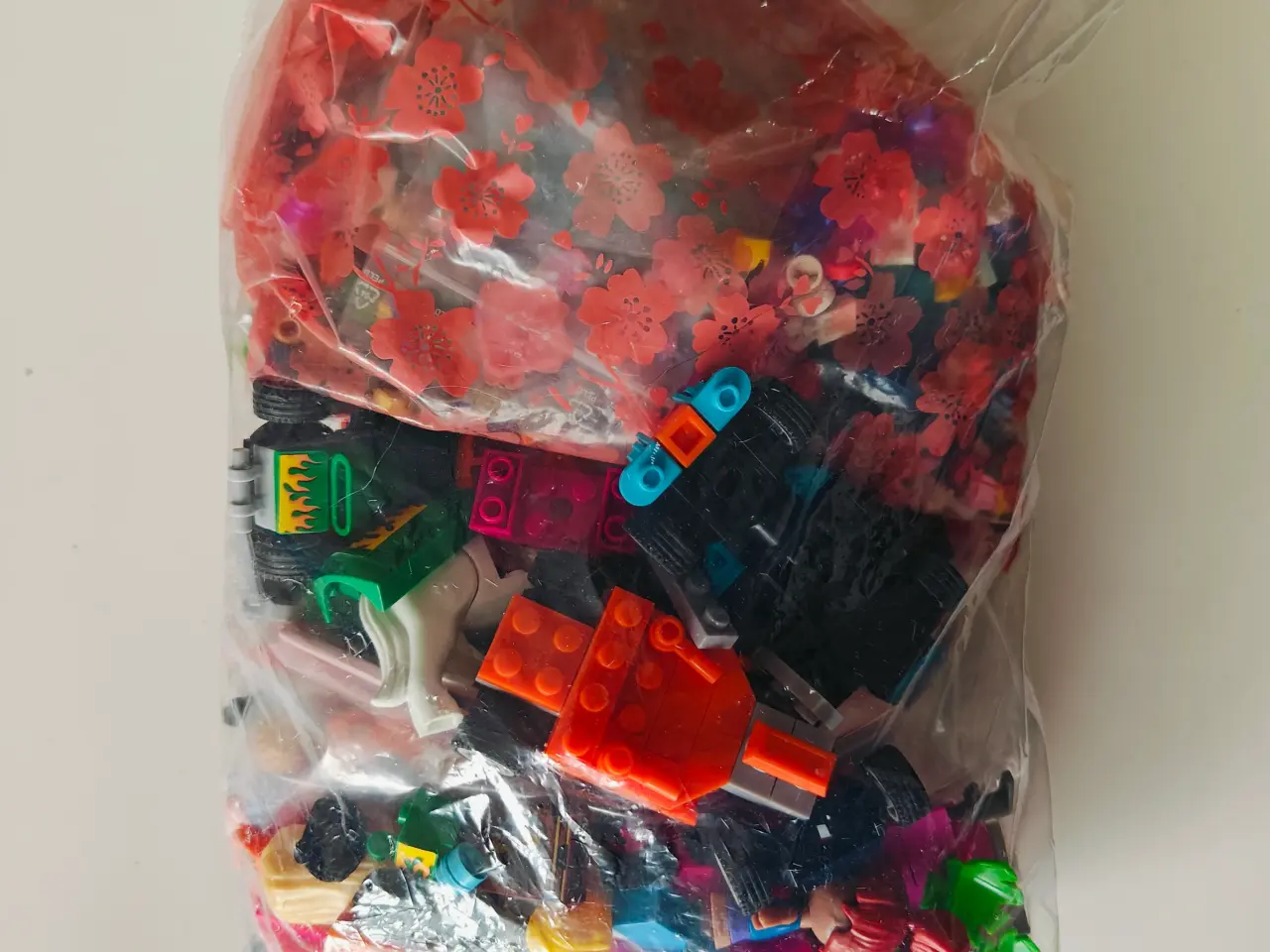 Billede 2 - 800 gram Blandet Lego og Sluban klodser