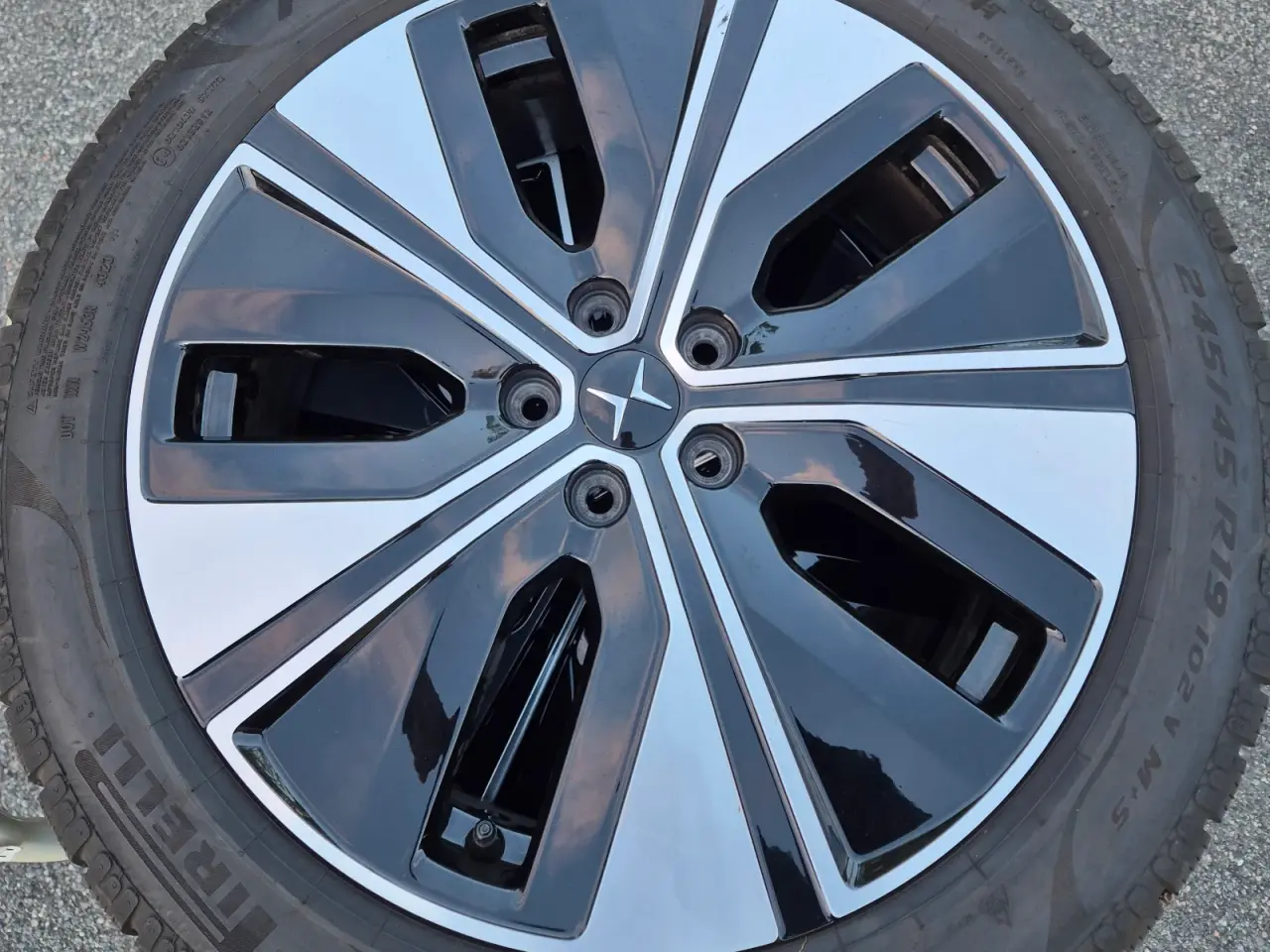 Billede 1 - Polestar Polestar 2 R19 vinterdæk