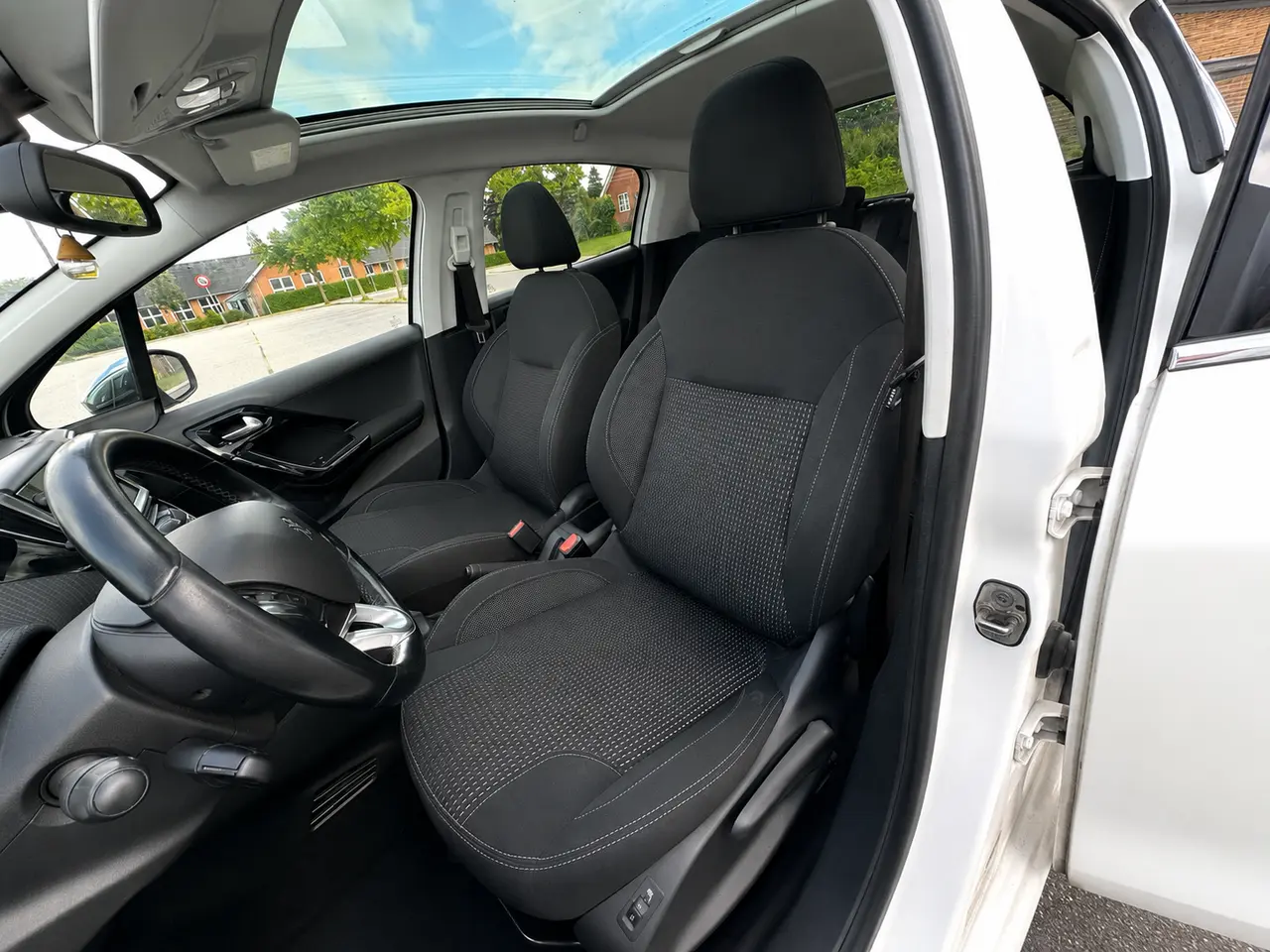 Billede 7 - Peugeot 208 1.6 BlueHDi Allure Sky