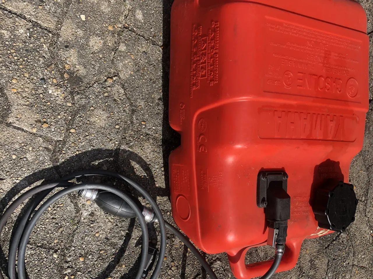 Billede 6 - Yamaha 25L brændstoftank med slange