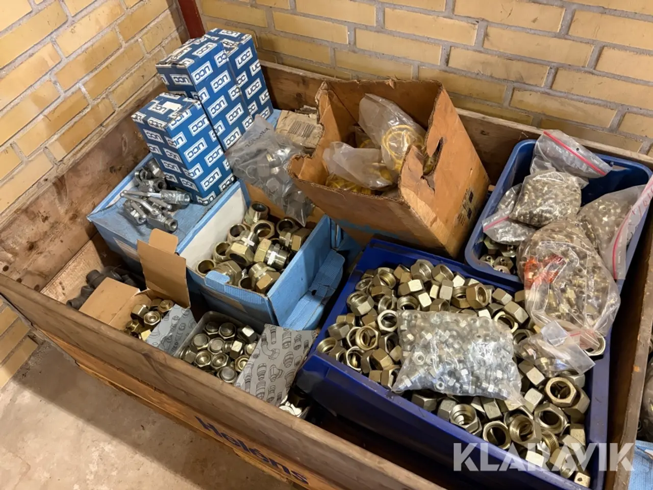 Billede 1 - Lot - Fittings, filterhuse, propper til lynkoblinger og kuglehaner - 1 palle