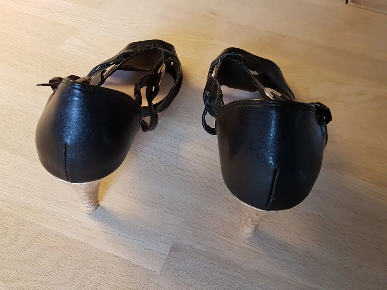 Billede 2 - NYE stiletter str 39