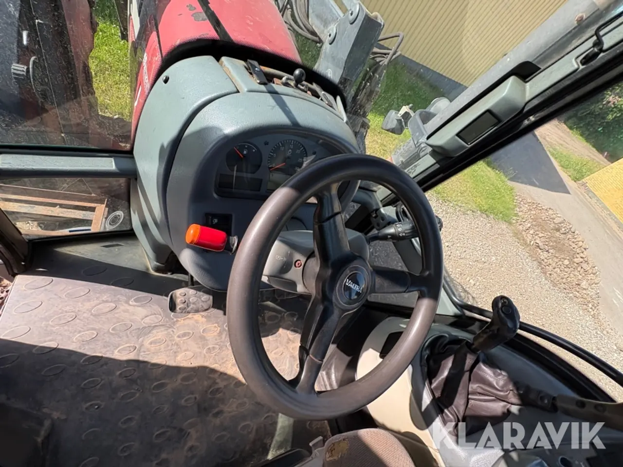 Billede 11 - Traktor Valtra T150 med frontlæsser
