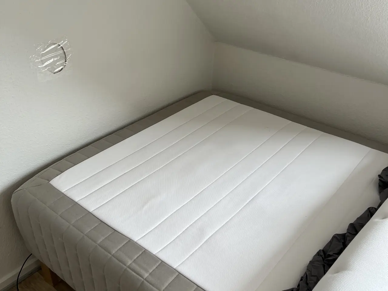 Billede 2 - Boxmadras med topmadras, 120x200 cm