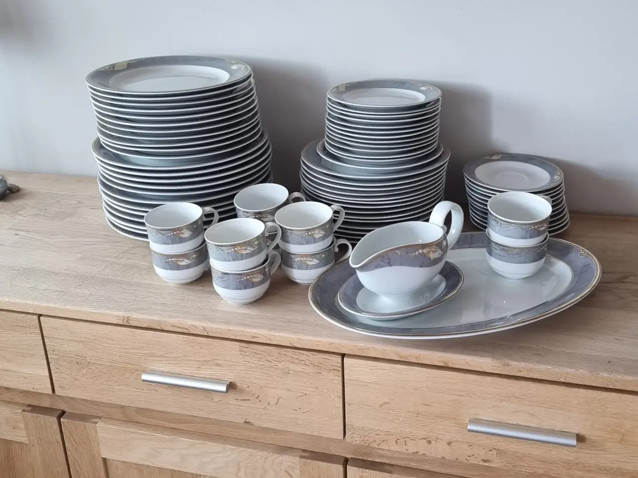 Billede 1 - Magnolia grå - kaffe og spise stel