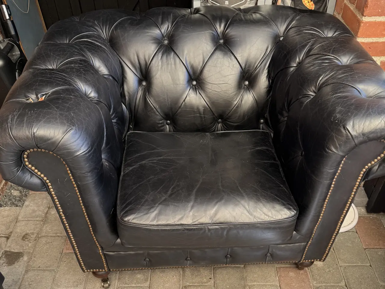 Billede 1 - Lænestol CHESTERFIELD læder Sort