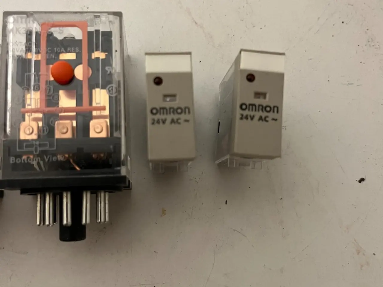 Billede 3 - Omron relæ parti 24V AC/DC MK3P-I + Sockets parti
