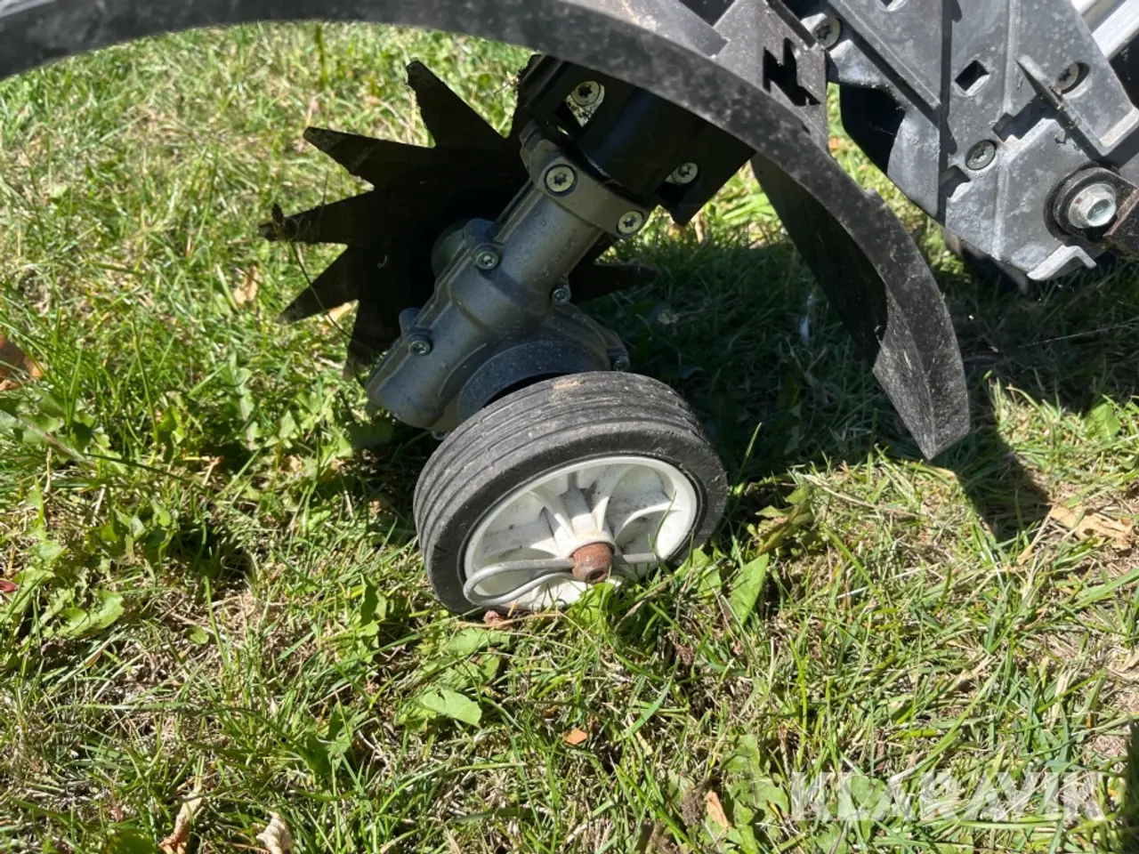 Billede 11 - Kantskærer Stihl MM56