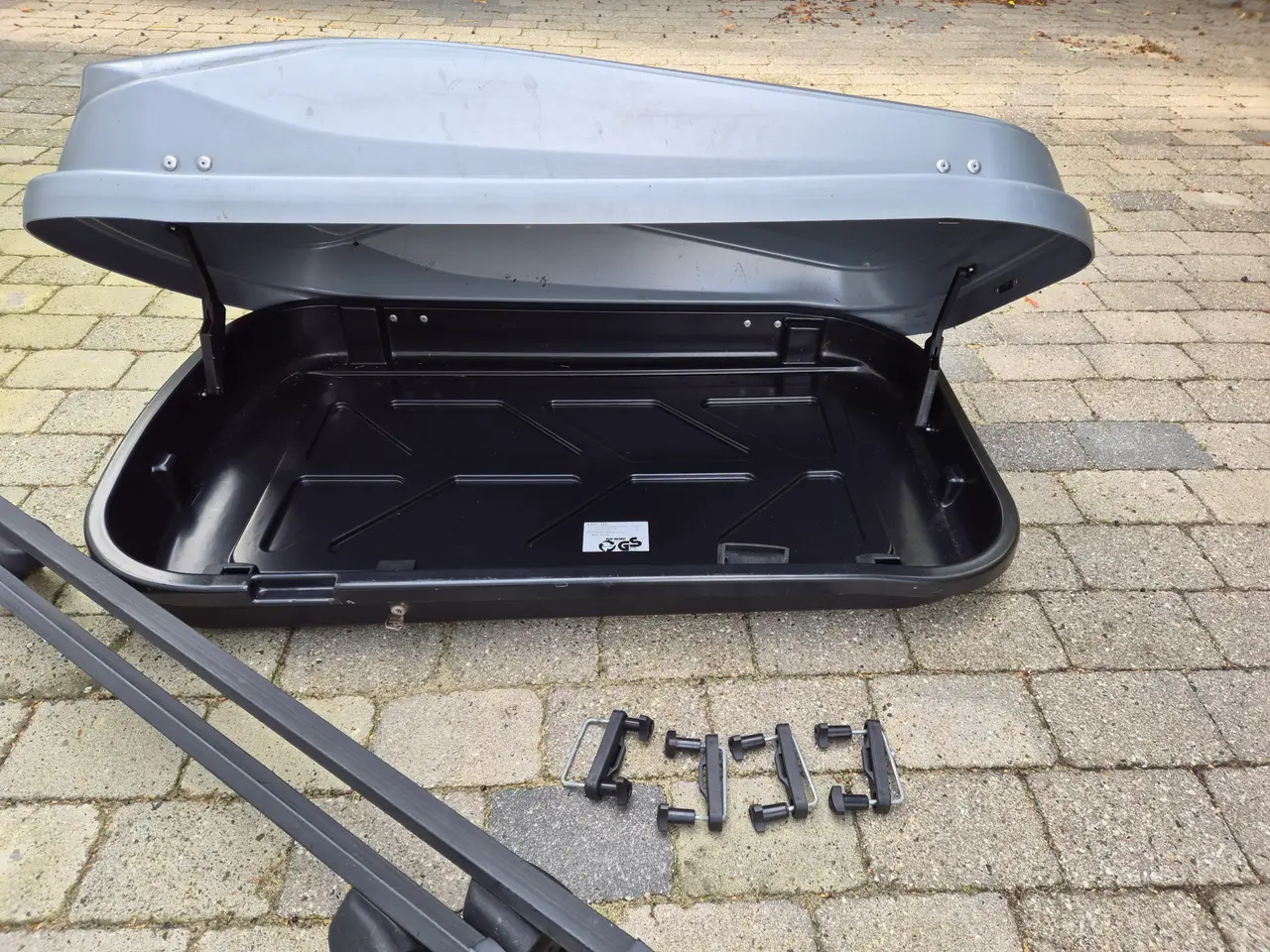 Billede 2 - Tagboks 320 l og tagbøjler til VW Caddy