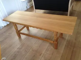 Sofabord i eg