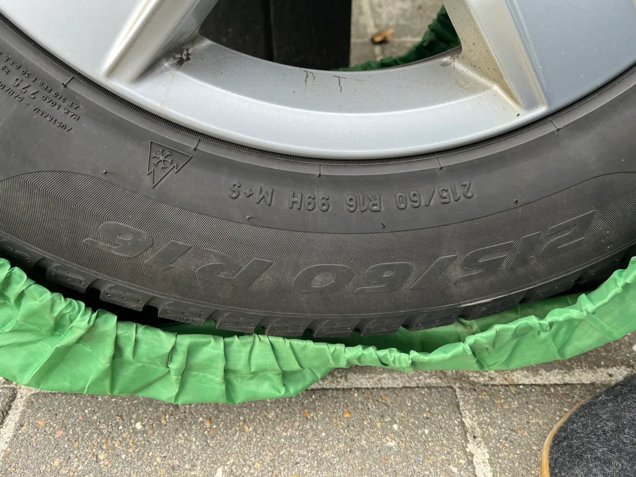 Billede 1 - 4 VW alufælge med Pirelli Vinterdæk til Passat