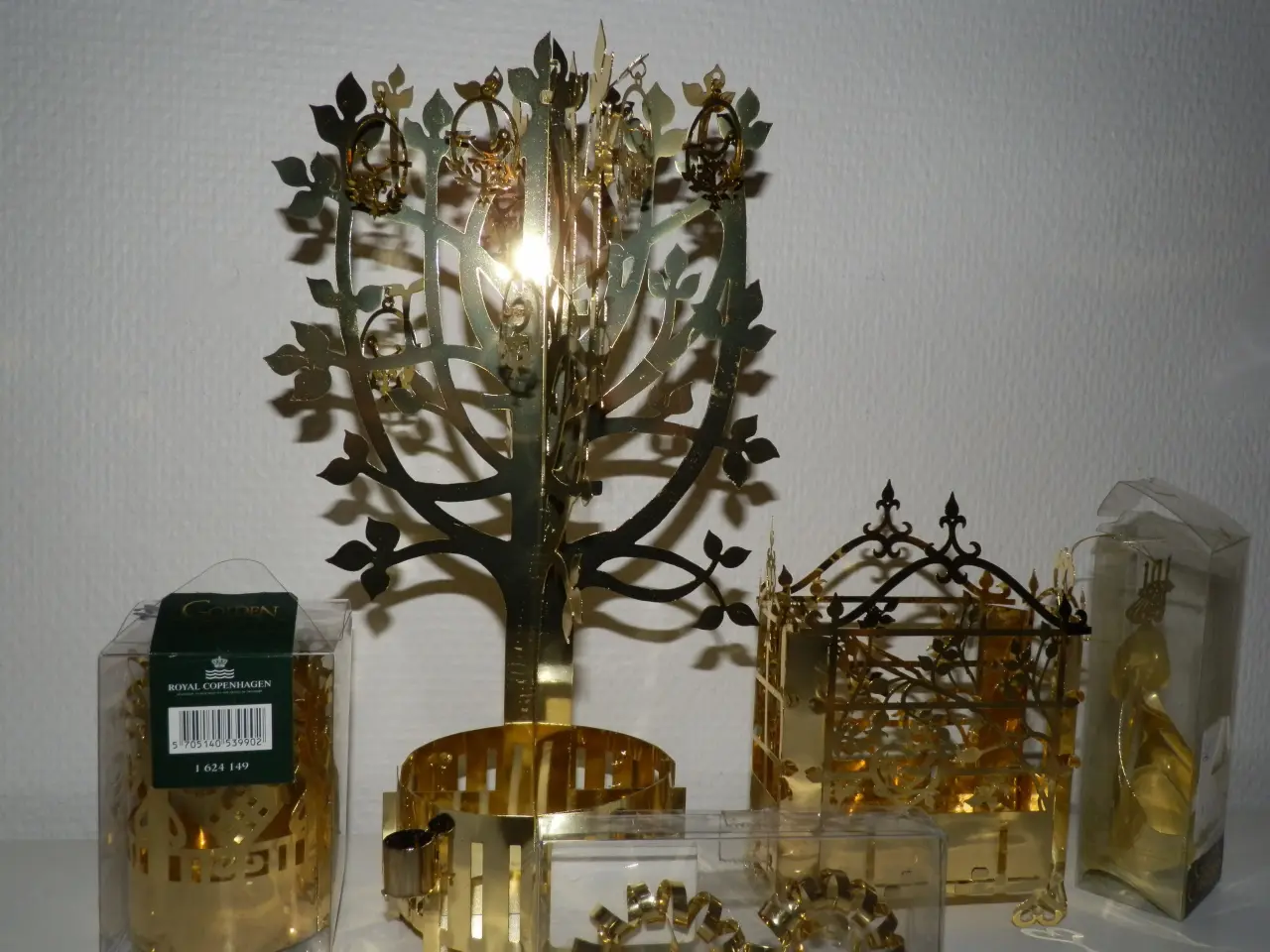 Billede 2 - Royal Copenhagen, Golden Christmas julepynt.