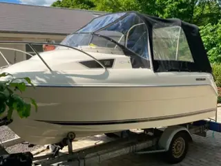 QuickSilver 470 Active cabin