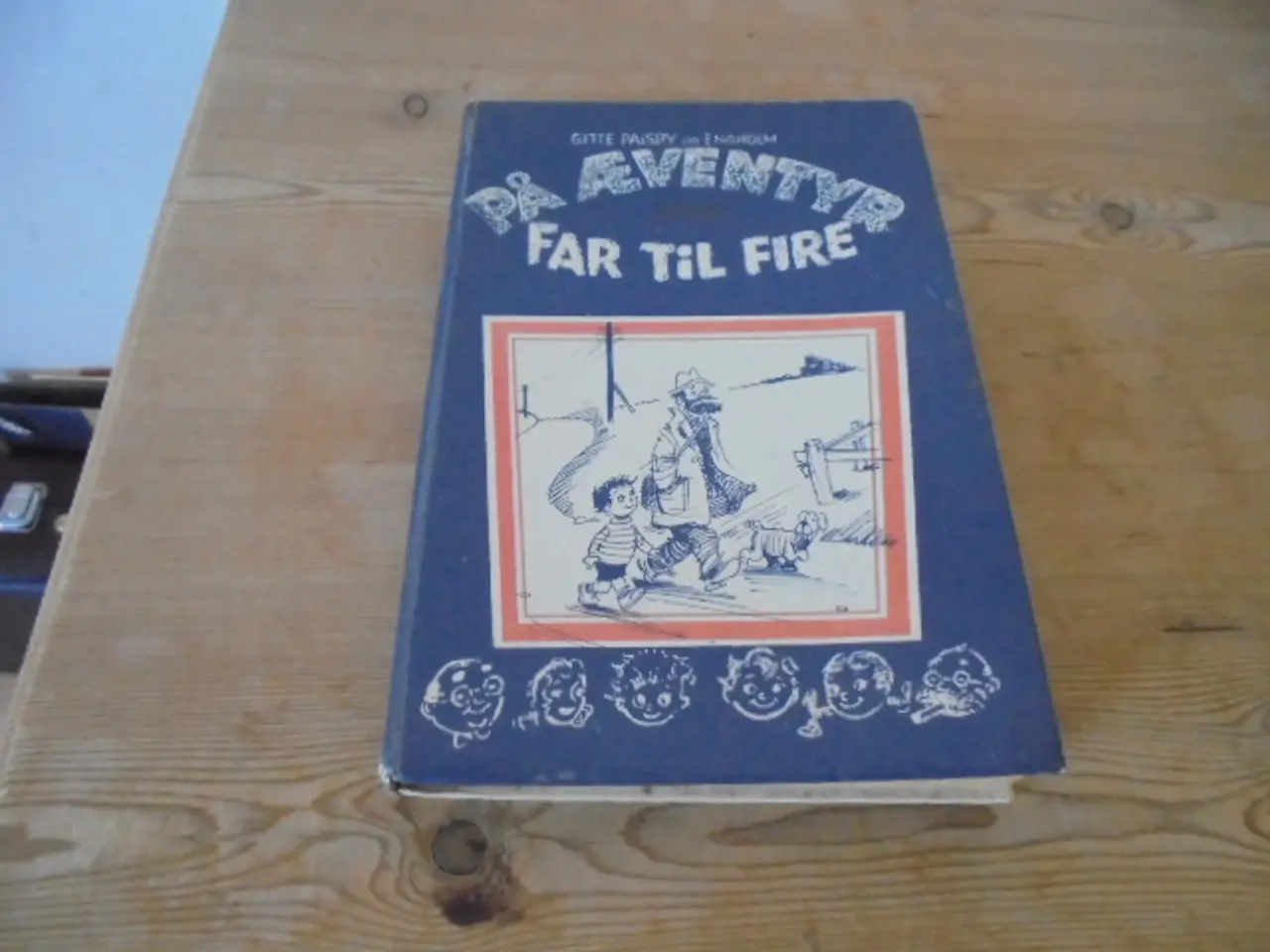 Billede 1 - Original bog: På Æventyr med Far til Fire