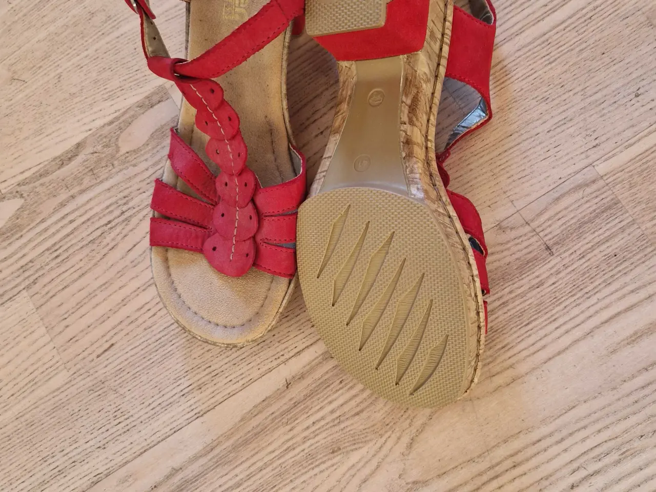 Billede 3 - Nye sandaler i mærket Rieker