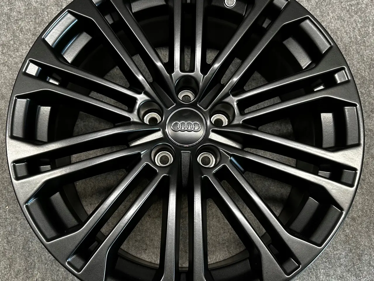 Billede 2 - AUDI A4 8W 8W0 B9 B8 B7 S-LINE 18 8J x 18" 5x112