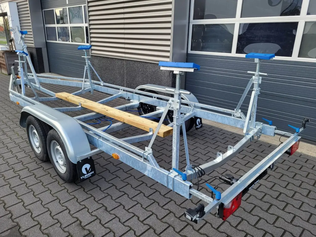 Billede 2 - Vlemmix Kølbådtrailer 700x220 3500