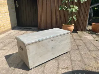 Kiste i træ