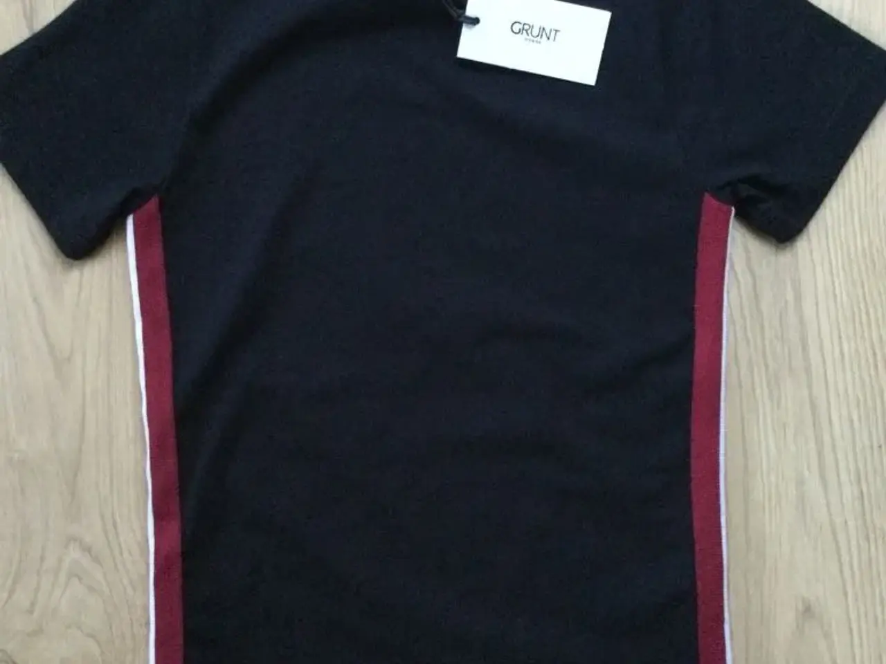 Billede 4 - T-shirt - Ny. GRUNT i str. 128 - 8 år