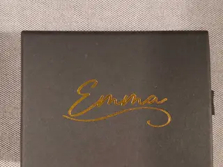 Fin Smykkeæske evt til studenten med navn Emma
