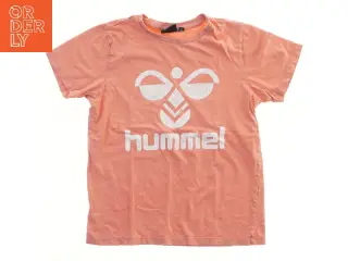 Lyserød T-shirt med print fra Hummel (str. 140)