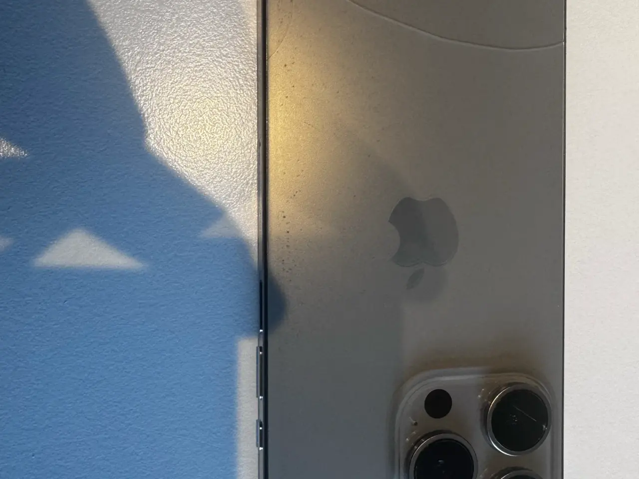 Billede 1 - iPhone 15 Pro | 256gb hukommelse | defekt bagglas
