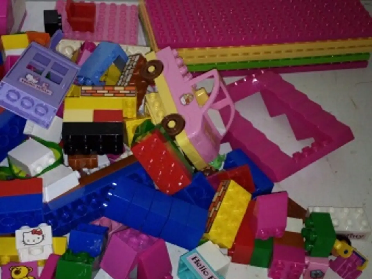 Billede 2 - Div hallo kitty lego store klodser