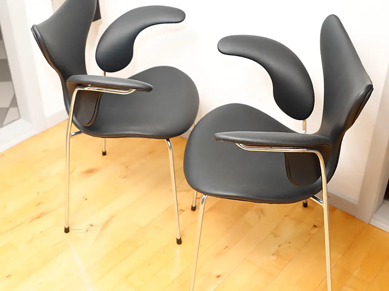 Billede 2 - Arne Jacobsen Mågen/Liljen 3208,fuldpolstret  
