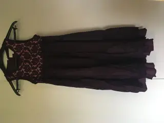 mange kjoler (3 annoncer)