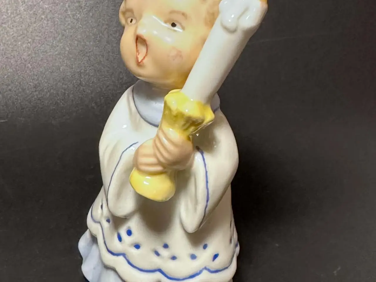 Billede 2 - Vintage håndmalet figur af syngende dreng.