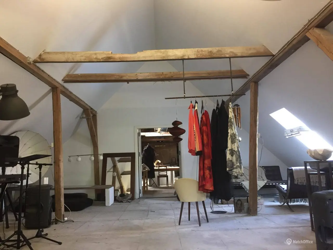 Billede 2 - stort anvendeligt loftrum