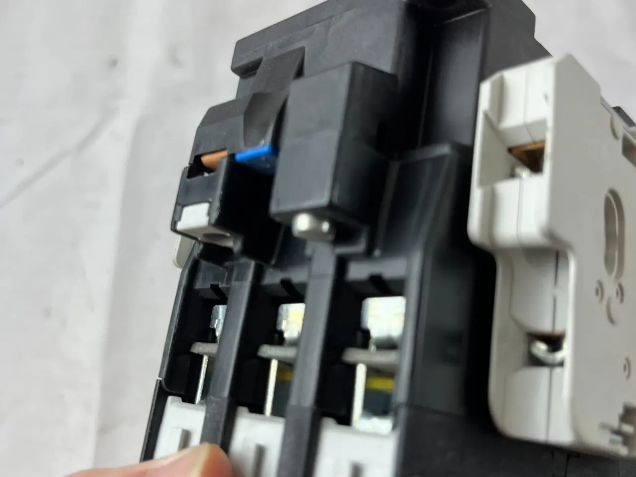 Billede 8 - Siemens 3TF44 kontaktor 3P w/ 3TY7561-1AA00 Aux