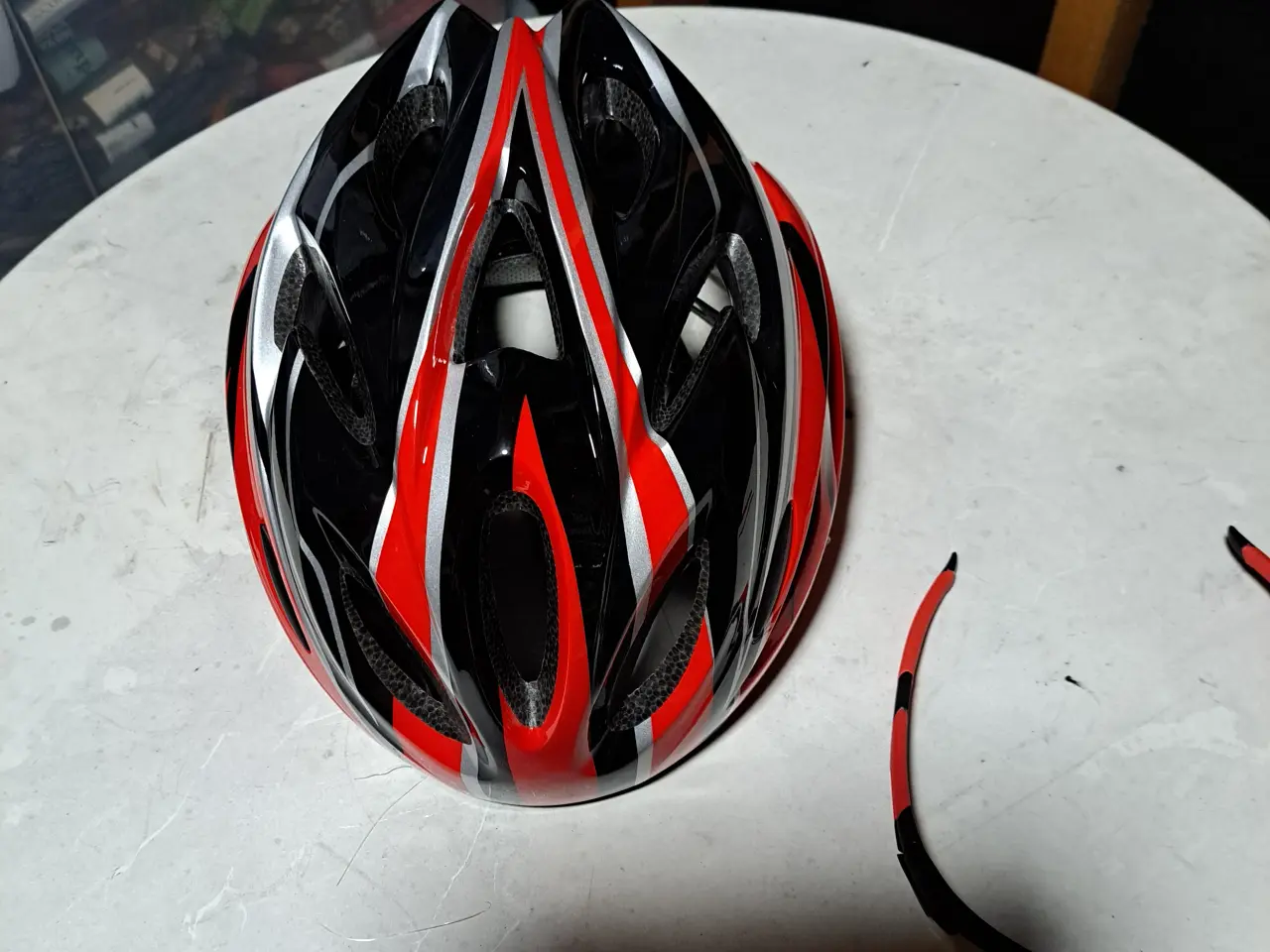 Billede 1 - Cykelhjelm og solbriller brugt 1x