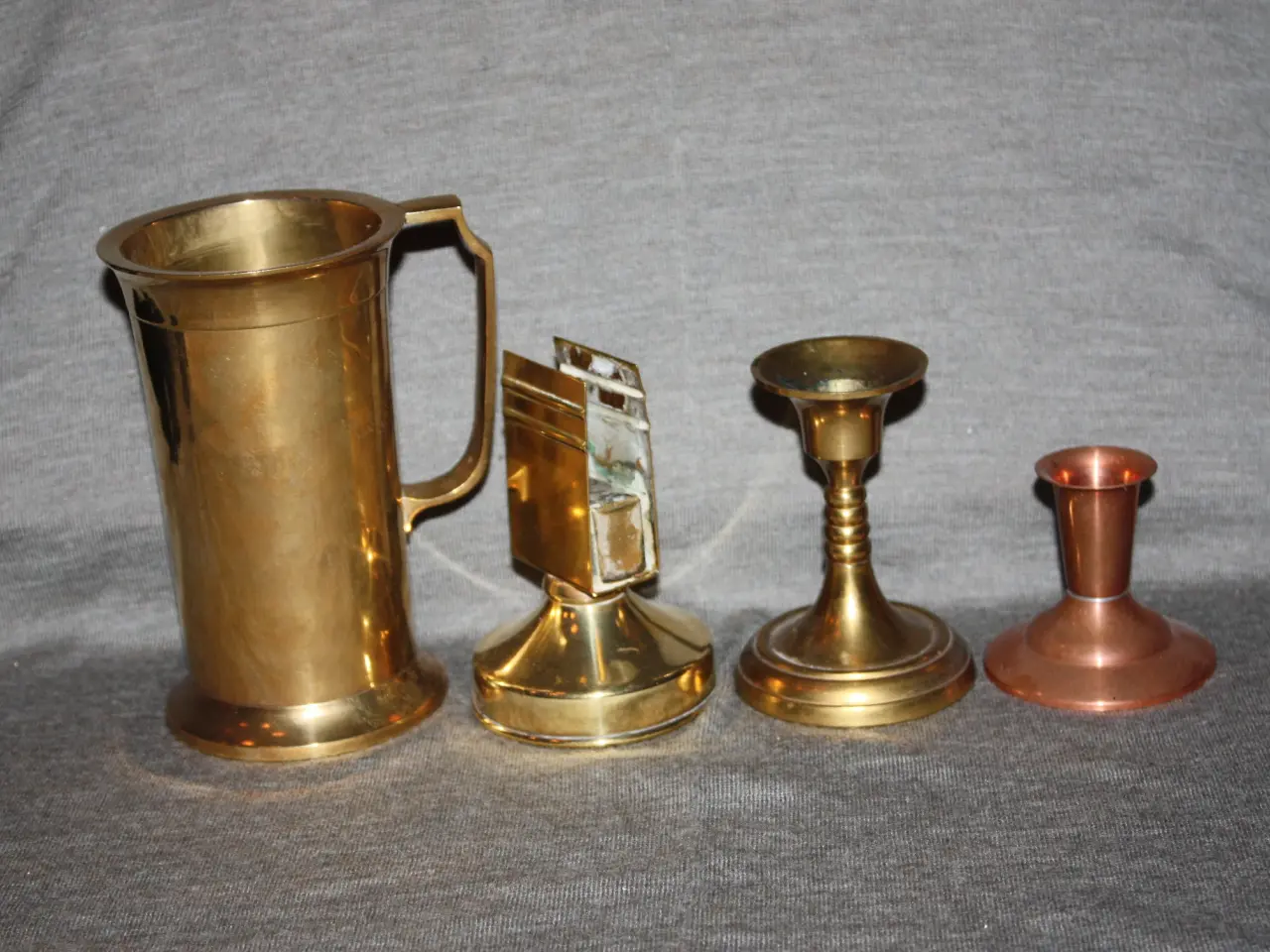Billede 4 - Messing krus 14 cm høj