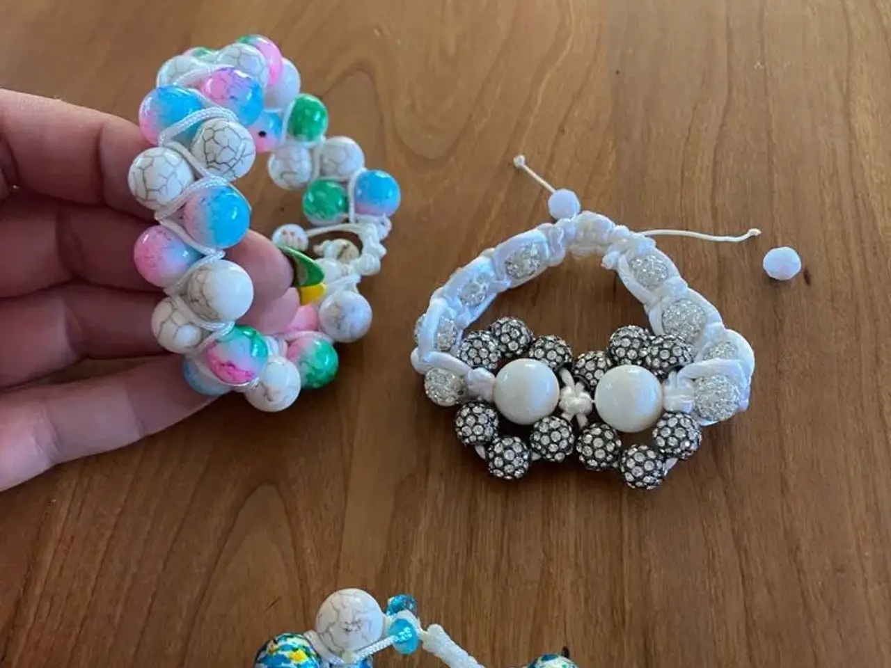 Billede 5 - Nye knyttede armbånd