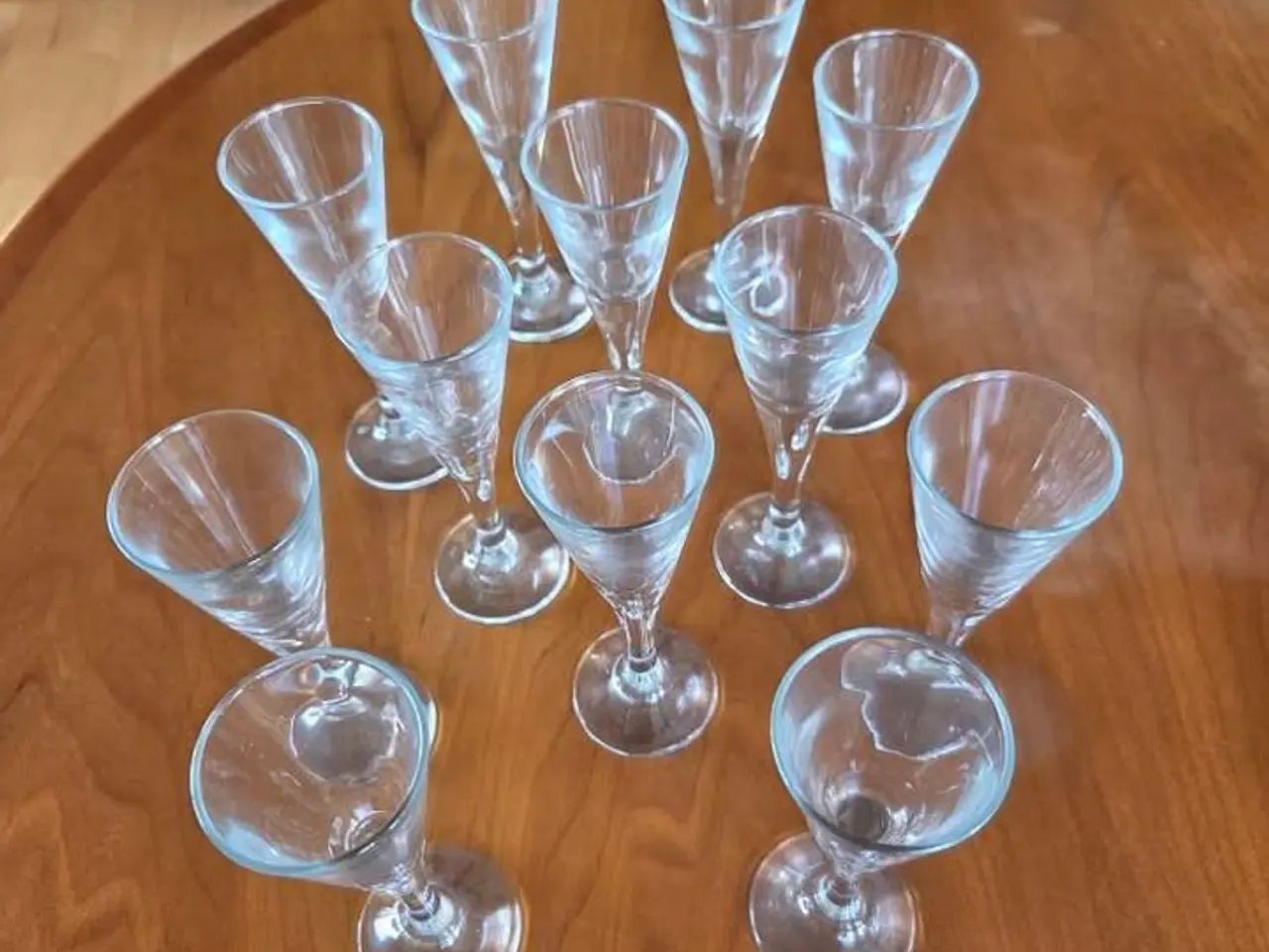 Billede 2 - Spændende høje snapseglas