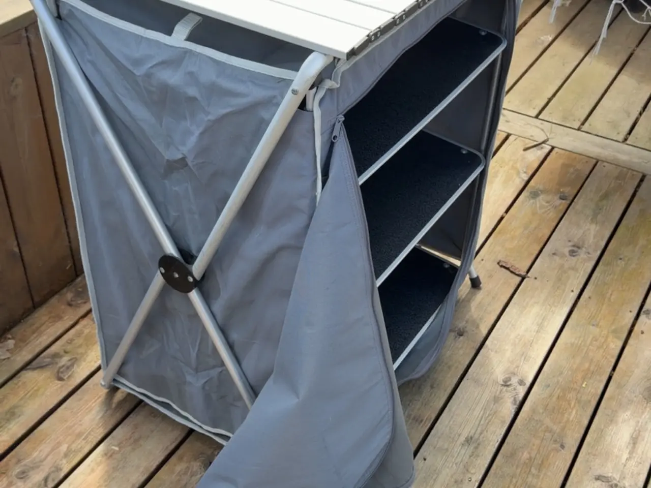 Billede 3 - Opbevaringsskab i fin stand