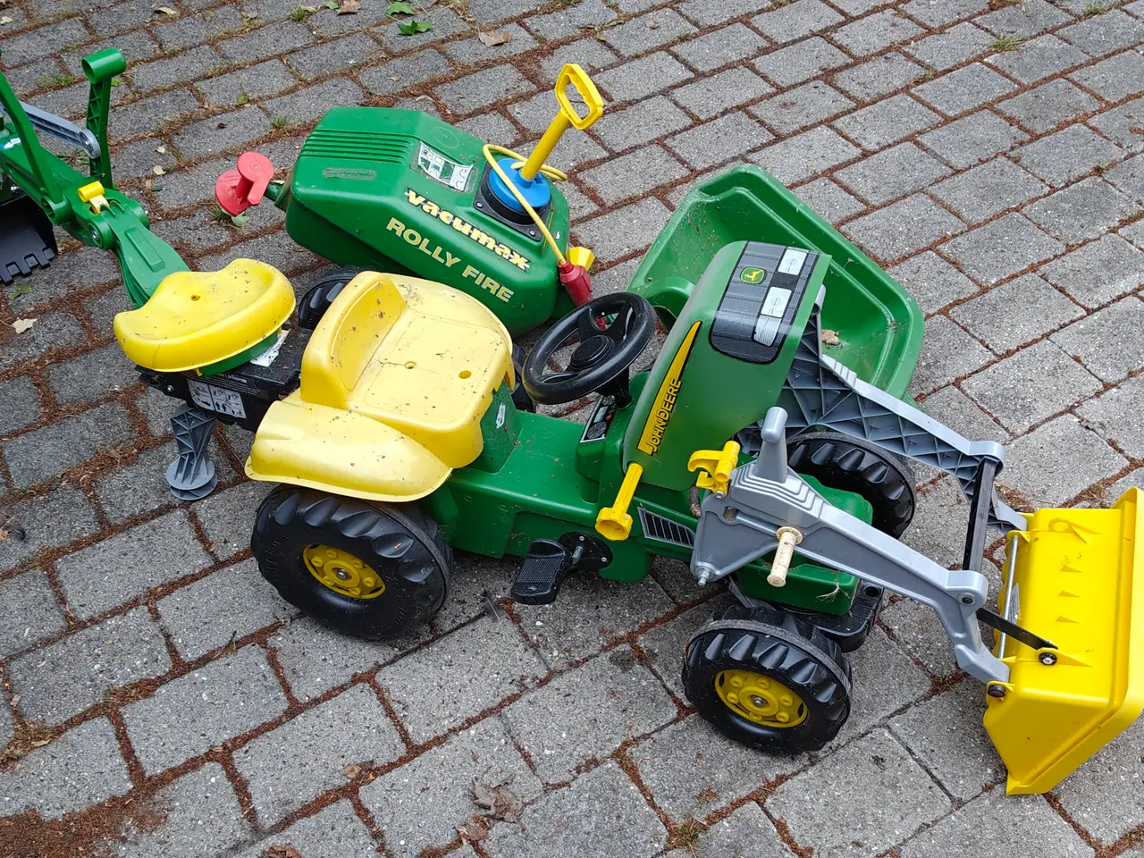 Billede 4 - Fin John Deere traktor med vogne og gravko bagpå