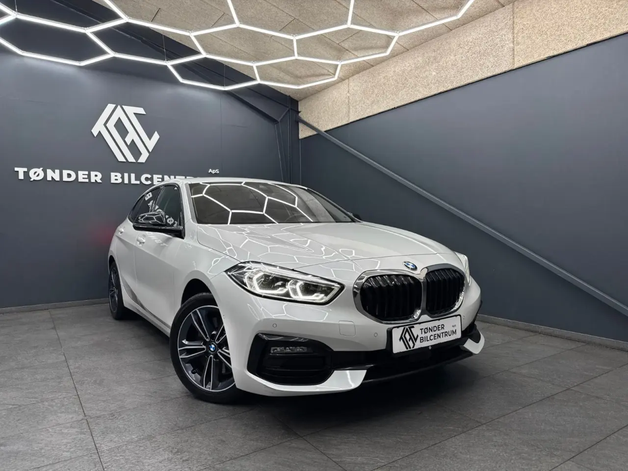 Billede 1 - BMW 120d 2,0 Sport Line xDrive aut.