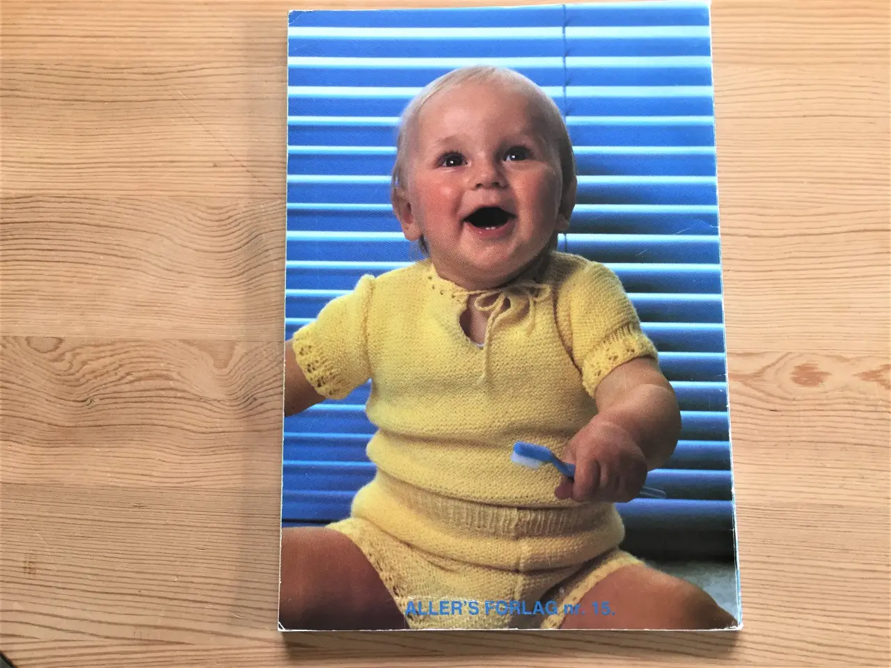 Billede 2 - Ulricks garn, Baby strik nr. 10